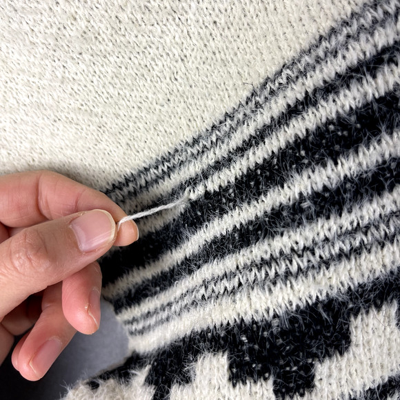 Anthropologie Akemi Kin Olivia Wrap Poncho Womens One Size Aztec Cozy Soft Boho - Picture 15 of 16